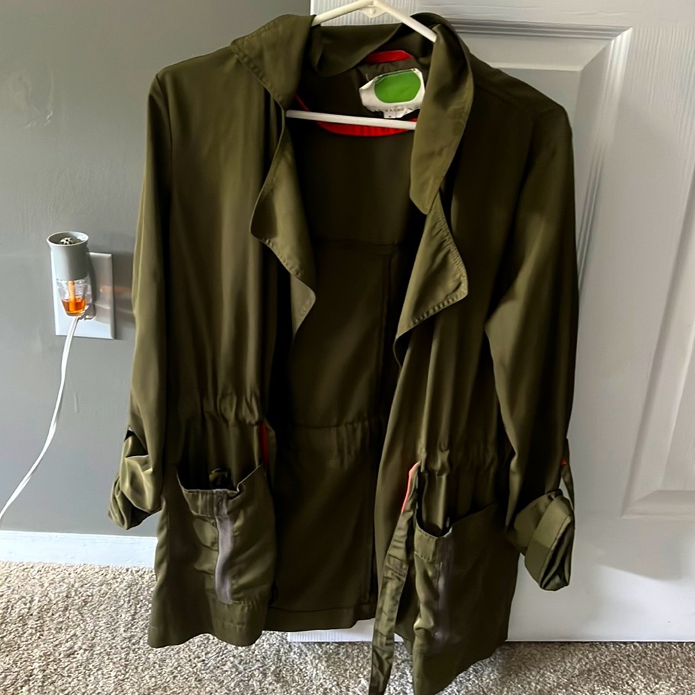 Gorgeous Anthropologie Olive light jacket with salmon trim and built in belt ✨